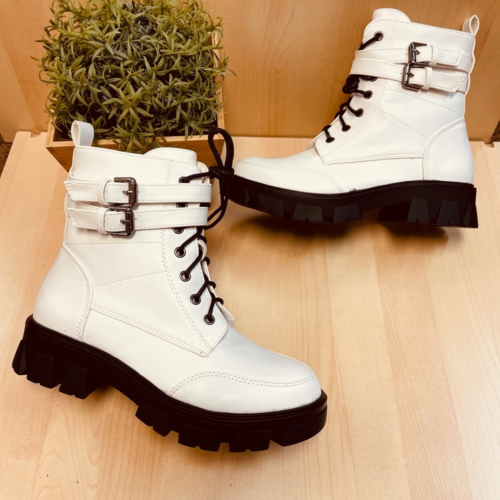 White combat boot
